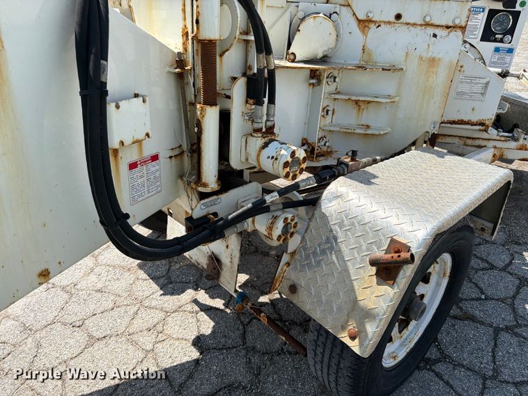 image for item YA4040 2017 Bandit 200UC wood chipper