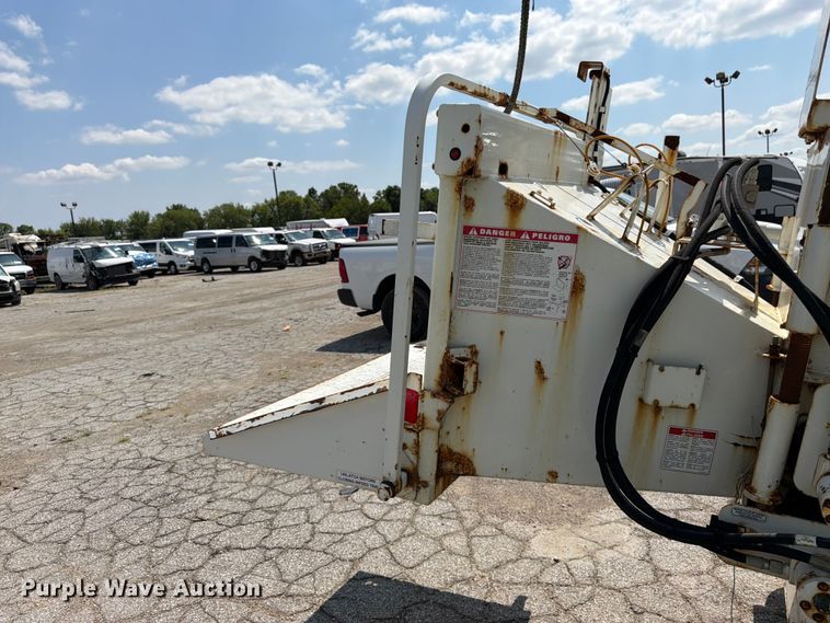image for item YA4040 2017 Bandit 200UC wood chipper