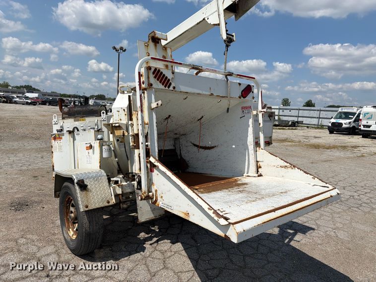 image for item YA4040 2017 Bandit 200UC wood chipper