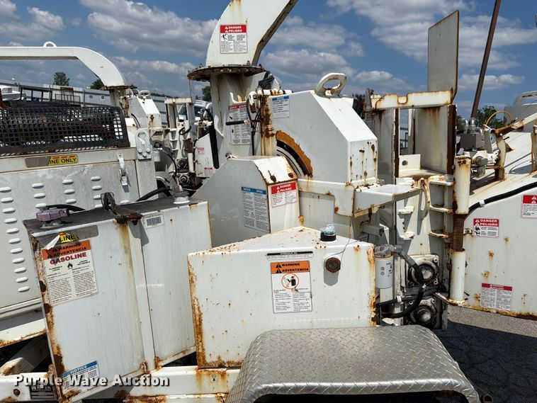 image for item YA4040 2017 Bandit 200UC wood chipper