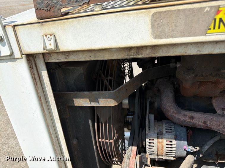 image for item YA4040 2017 Bandit 200UC wood chipper