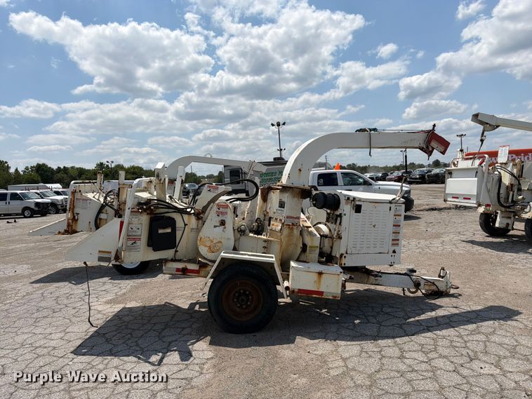 image for item YA4041 2010 Morbark M12D wood chipper