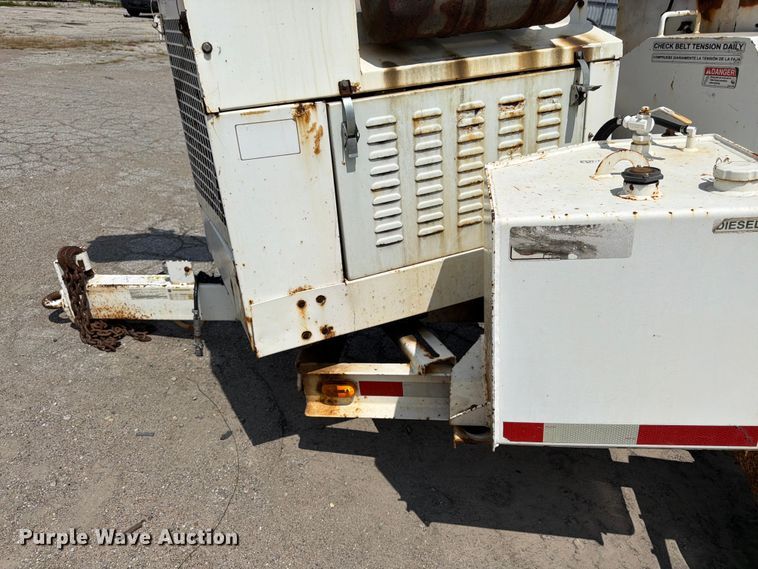 image for item YA4041 2010 Morbark M12D wood chipper
