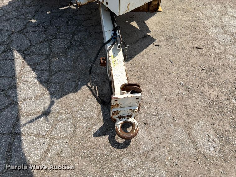 image for item YA4041 2010 Morbark M12D wood chipper