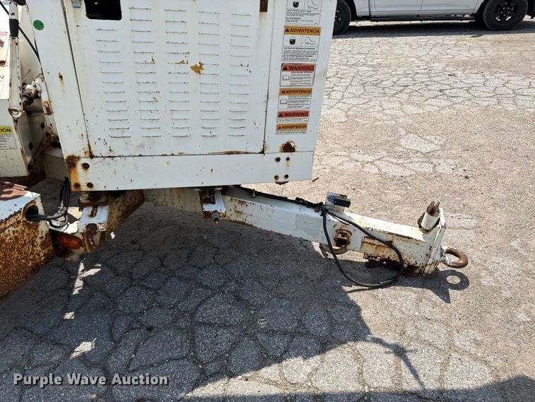image for item YA4041 2010 Morbark M12D wood chipper