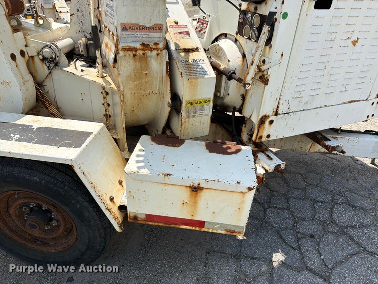 image for item YA4041 2010 Morbark M12D wood chipper