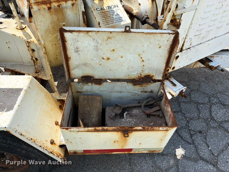 image for item YA4041 2010 Morbark M12D wood chipper