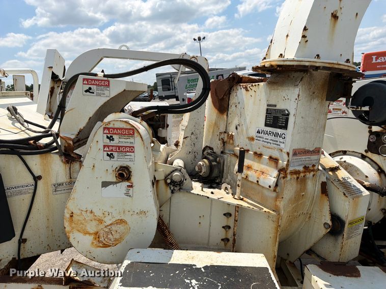 image for item YA4041 2010 Morbark M12D wood chipper