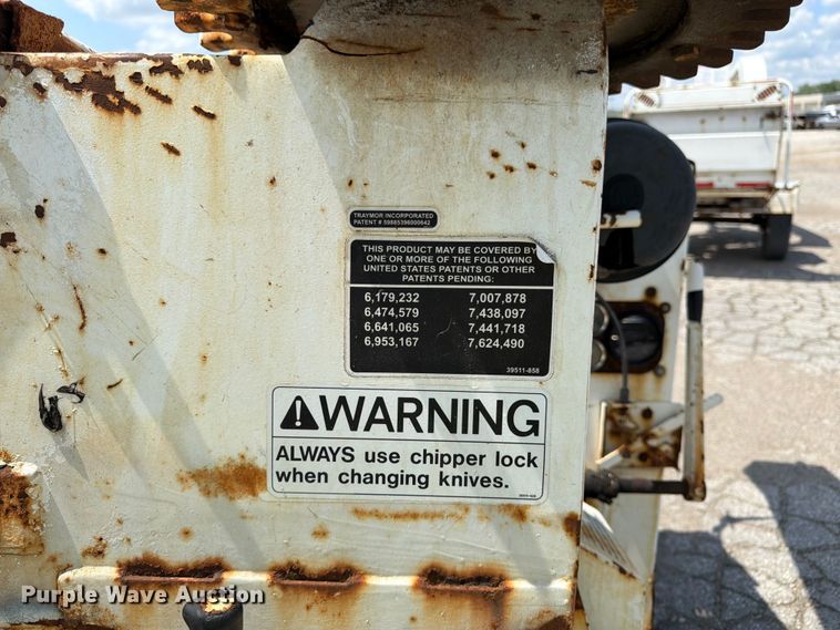 image for item YA4041 2010 Morbark M12D wood chipper