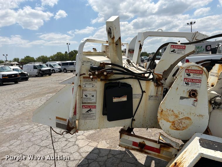 image for item YA4041 2010 Morbark M12D wood chipper