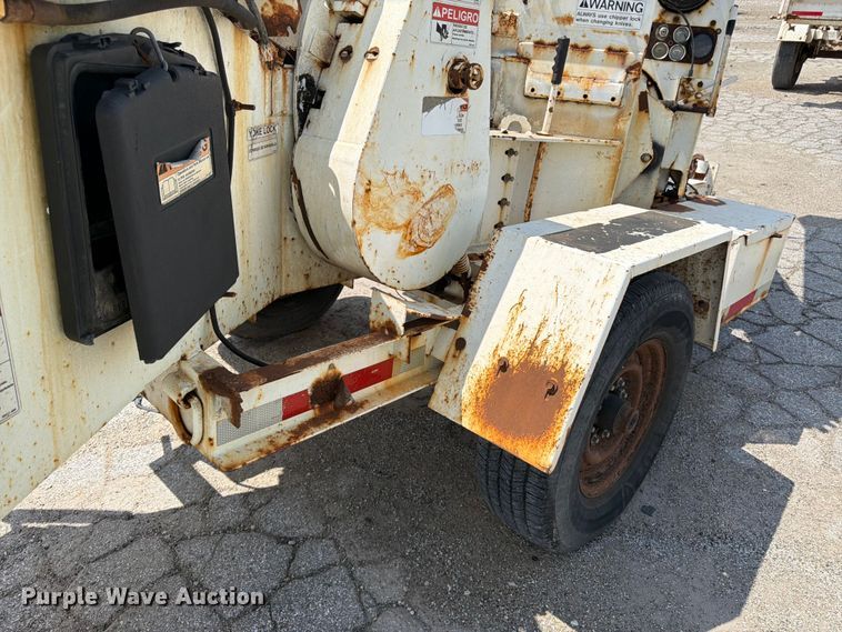 image for item YA4041 2010 Morbark M12D wood chipper