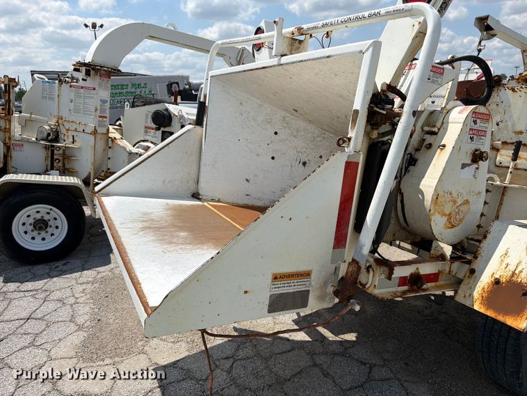 image for item YA4041 2010 Morbark M12D wood chipper