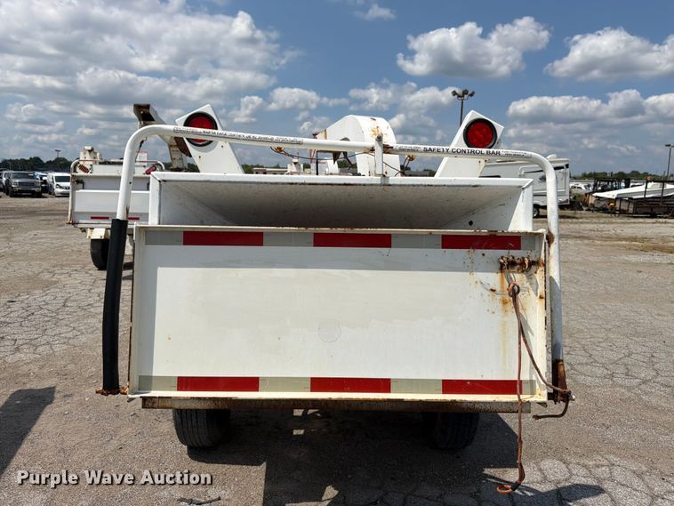image for item YA4041 2010 Morbark M12D wood chipper