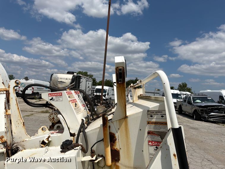 image for item YA4041 2010 Morbark M12D wood chipper