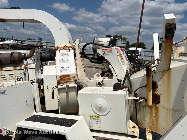 image for item YA4041 2010 Morbark M12D wood chipper