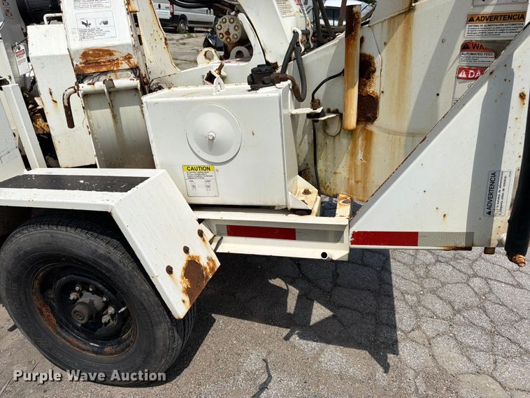 image for item YA4041 2010 Morbark M12D wood chipper