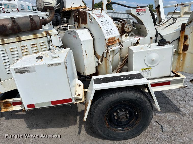image for item YA4041 2010 Morbark M12D wood chipper