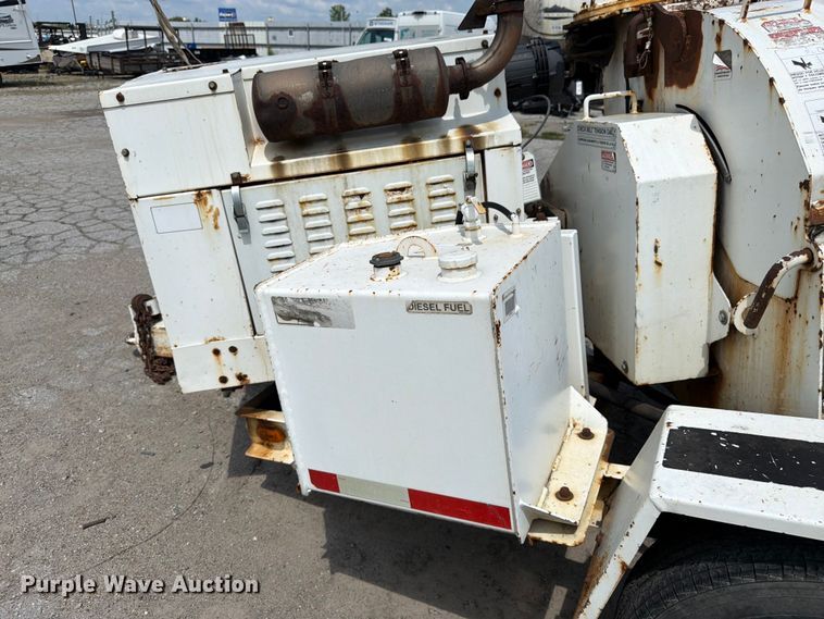 image for item YA4041 2010 Morbark M12D wood chipper