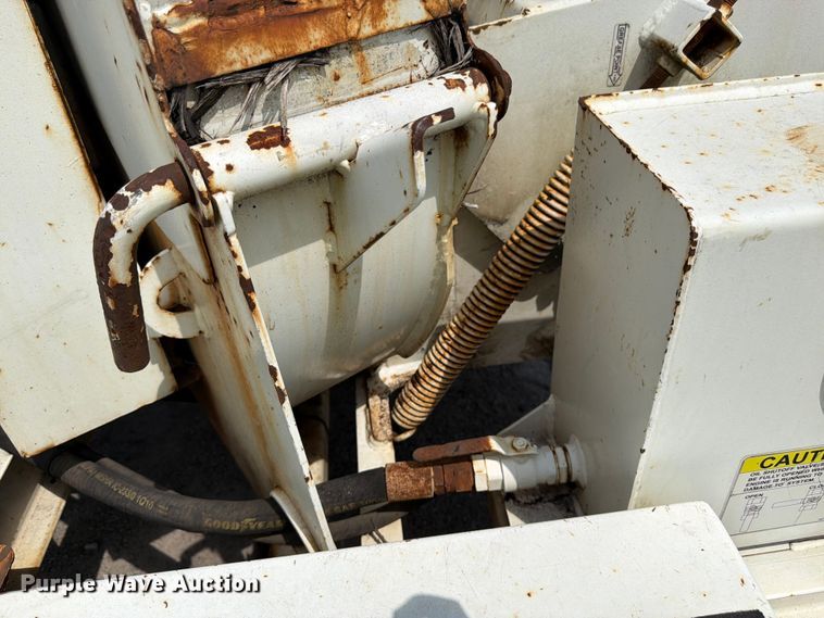 image for item YA4041 2010 Morbark M12D wood chipper