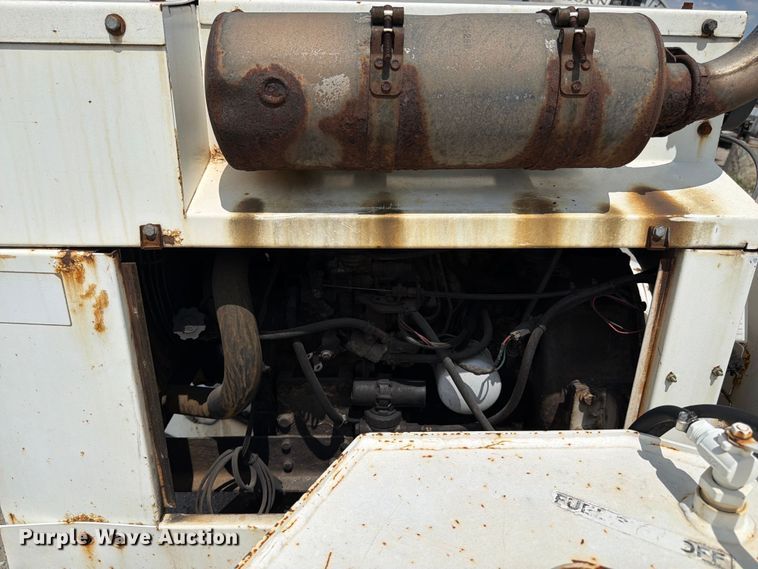 image for item YA4041 2010 Morbark M12D wood chipper