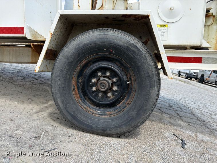 image for item YA4041 2010 Morbark M12D wood chipper