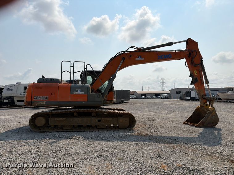 image for item YA4115 2017 XCMG XE210CU excavator