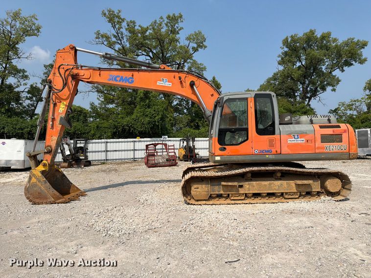 image for item YA4115 2017 XCMG XE210CU excavator
