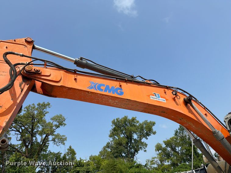 image for item YA4115 2017 XCMG XE210CU excavator