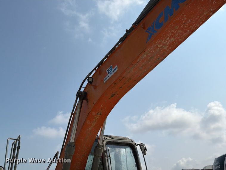 image for item YA4115 2017 XCMG XE210CU excavator