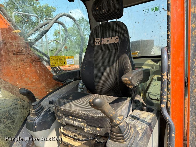image for item YA4115 2017 XCMG XE210CU excavator