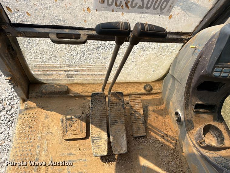 image for item YA4115 2017 XCMG XE210CU excavator