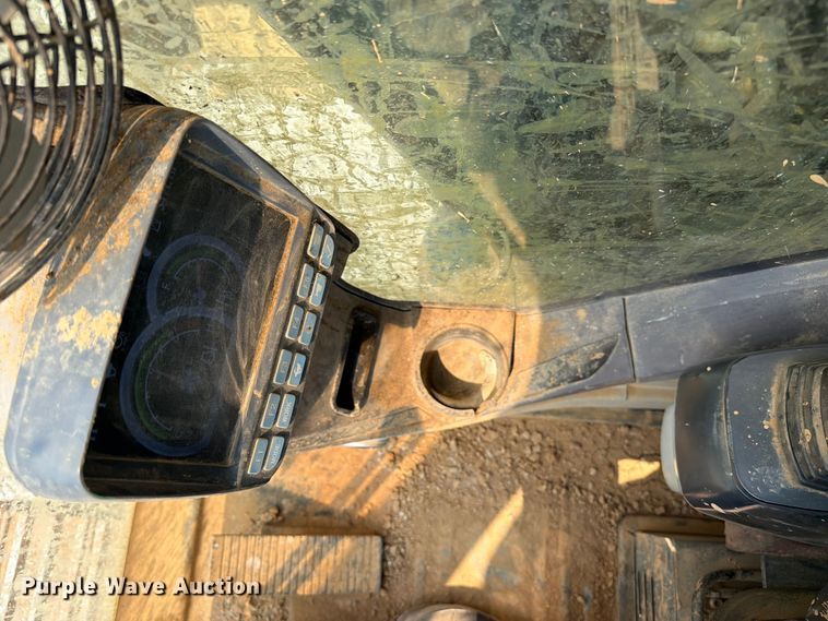 image for item YA4115 2017 XCMG XE210CU excavator