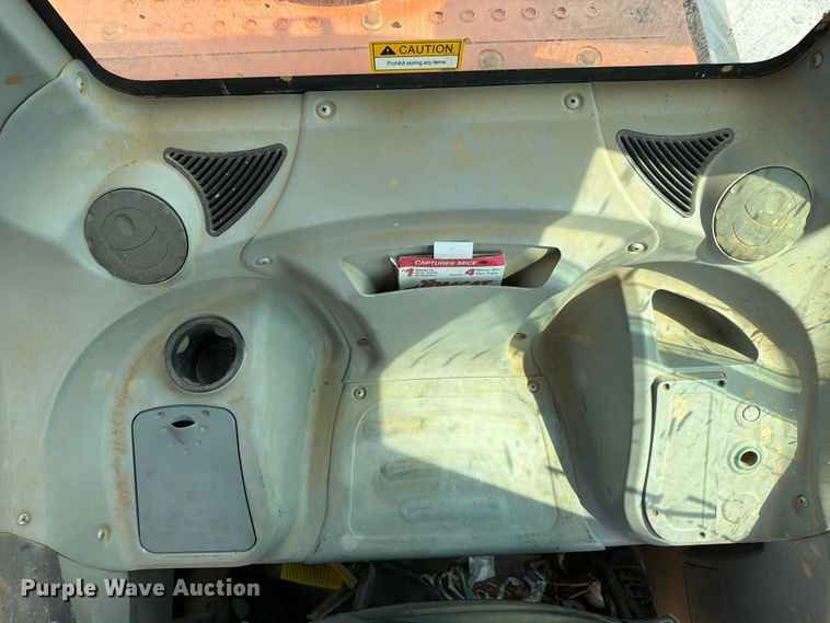 image for item YA4115 2017 XCMG XE210CU excavator