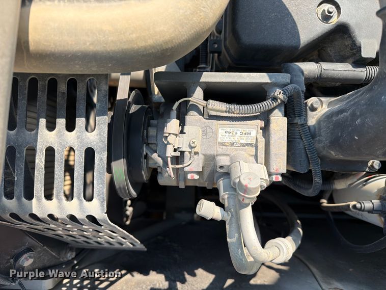 image for item YA4115 2017 XCMG XE210CU excavator