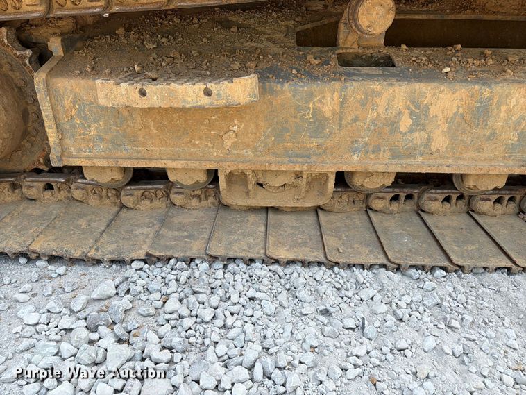 image for item YA4115 2017 XCMG XE210CU excavator