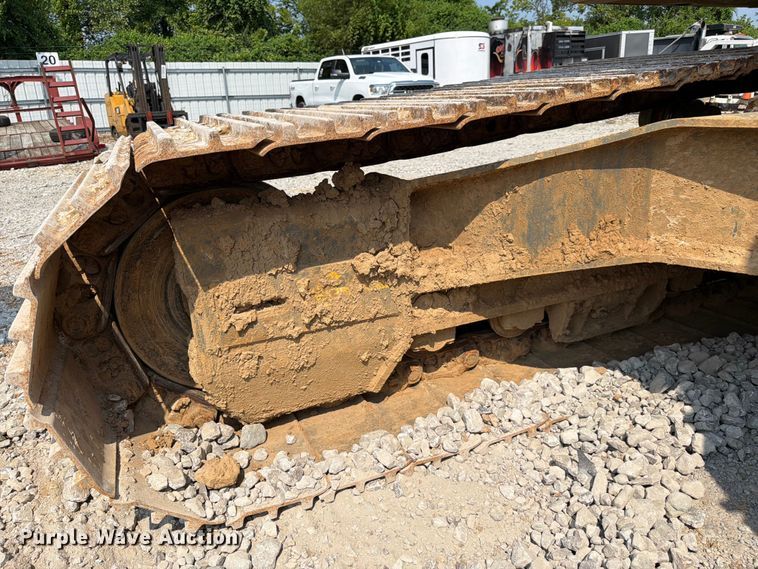 image for item YA4115 2017 XCMG XE210CU excavator