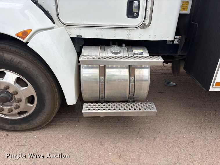 image for item YA4150 2013 Kenworth T370 utility / service truck