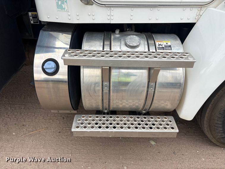 image for item YA4150 2013 Kenworth T370 utility / service truck