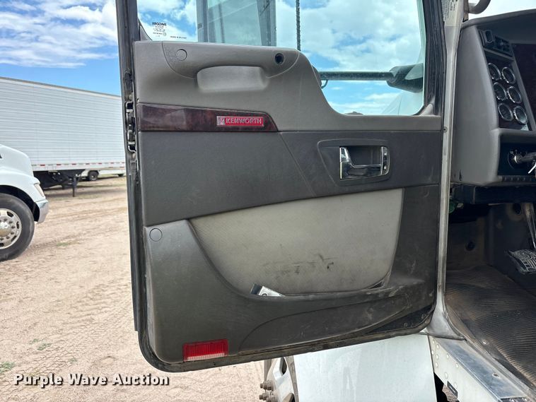 image for item YA4150 2013 Kenworth T370 utility / service truck