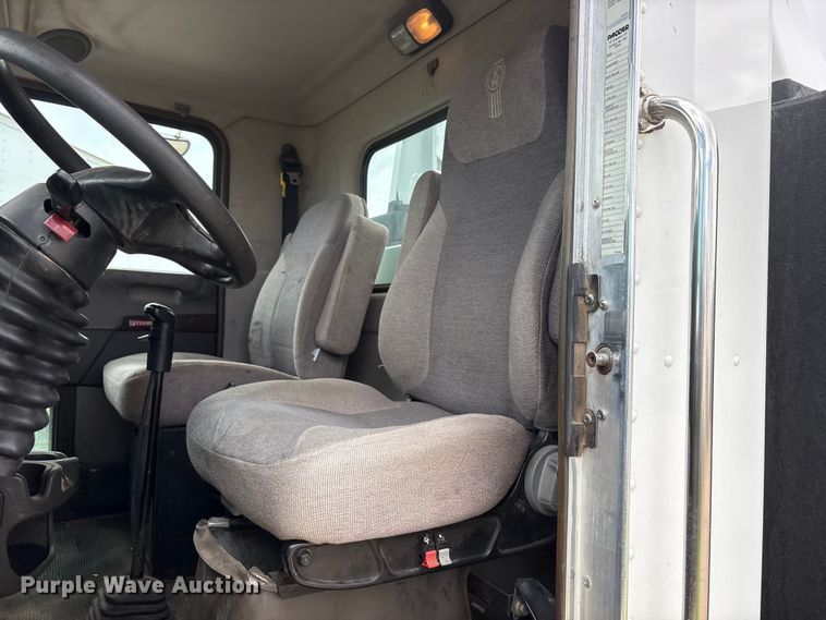 image for item YA4150 2013 Kenworth T370 utility / service truck