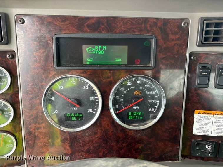 image for item YA4150 2013 Kenworth T370 utility / service truck