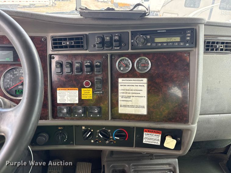 image for item YA4150 2013 Kenworth T370 utility / service truck