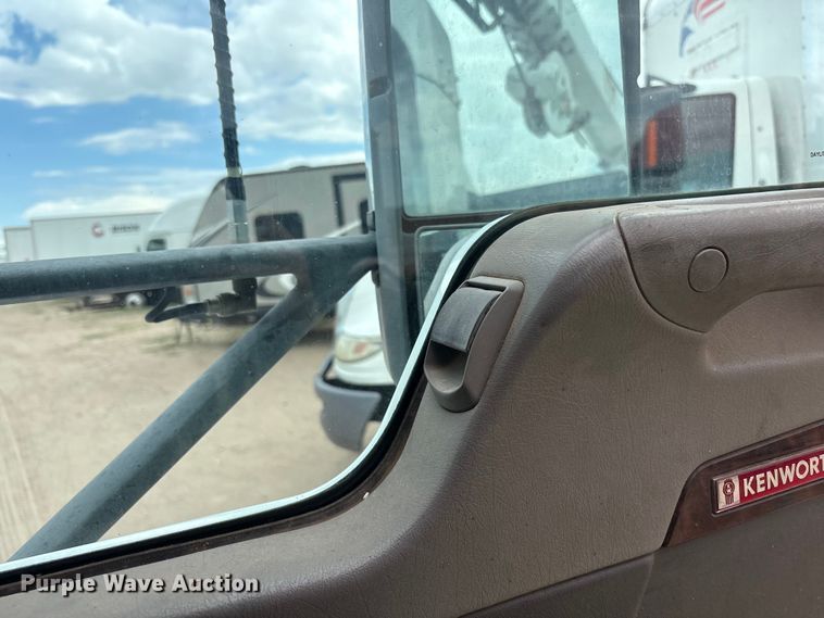 image for item YA4150 2013 Kenworth T370 utility / service truck
