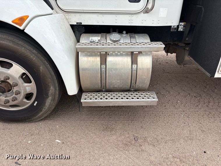 image for item YA4151 2013 Kenworth T370 utility / service truck