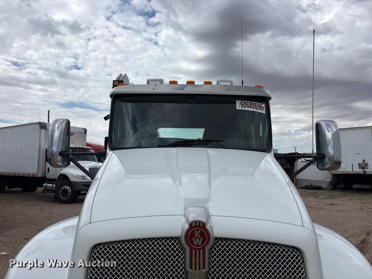image for item YA4151 2013 Kenworth T370 utility / service truck