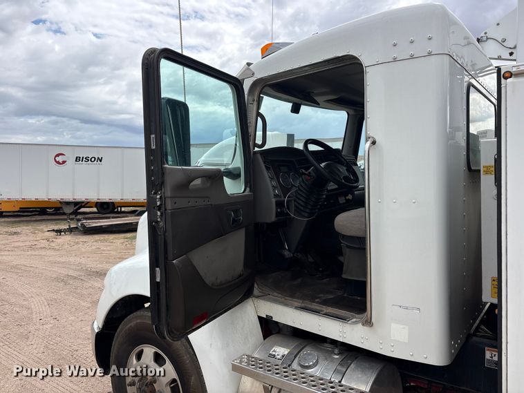 image for item YA4151 2013 Kenworth T370 utility / service truck