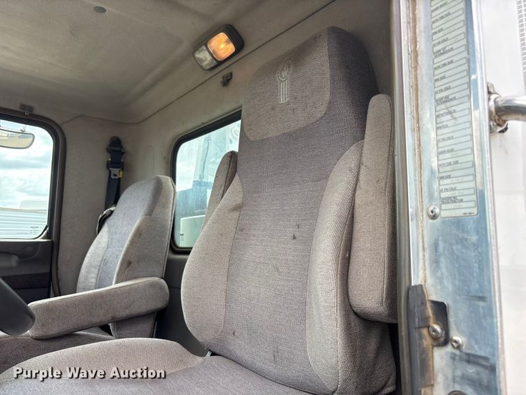 image for item YA4151 2013 Kenworth T370 utility / service truck
