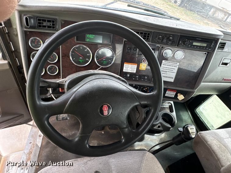 image for item YA4151 2013 Kenworth T370 utility / service truck