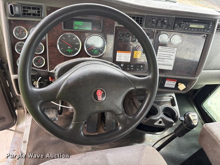 image for item YA4151 2013 Kenworth T370 utility / service truck