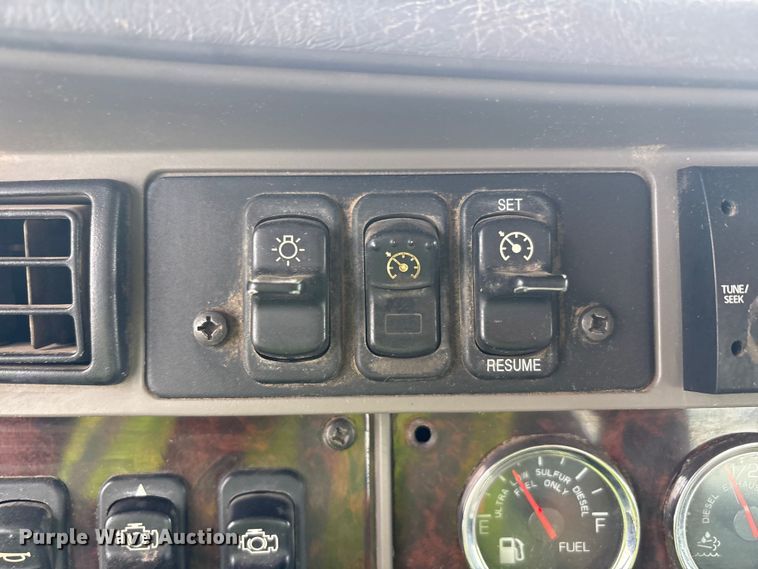 image for item YA4151 2013 Kenworth T370 utility / service truck